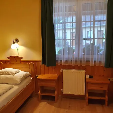 Bozi Rozi Panzio Gæstehus 3*