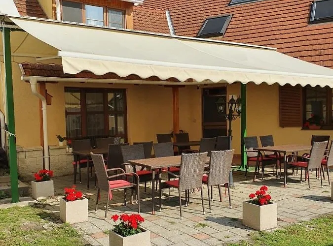 Bozi Rozi Panzio 3* Fertőboz